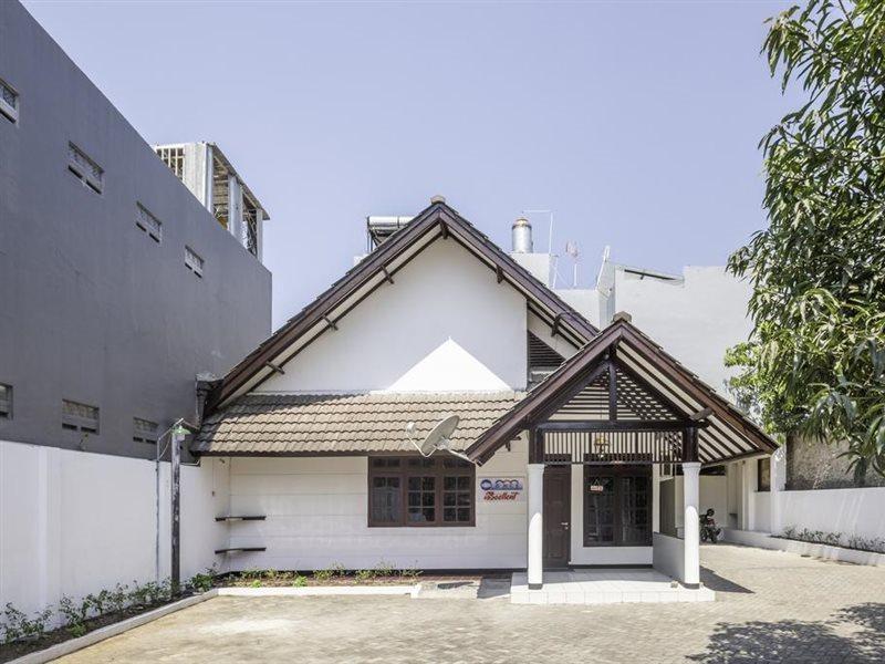 Super Oyo 1568 Stasiun Ka Cirebon Guest House Dış mekan fotoğraf