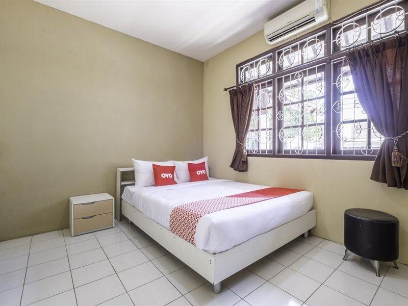 Super Oyo 1568 Stasiun Ka Cirebon Guest House Dış mekan fotoğraf