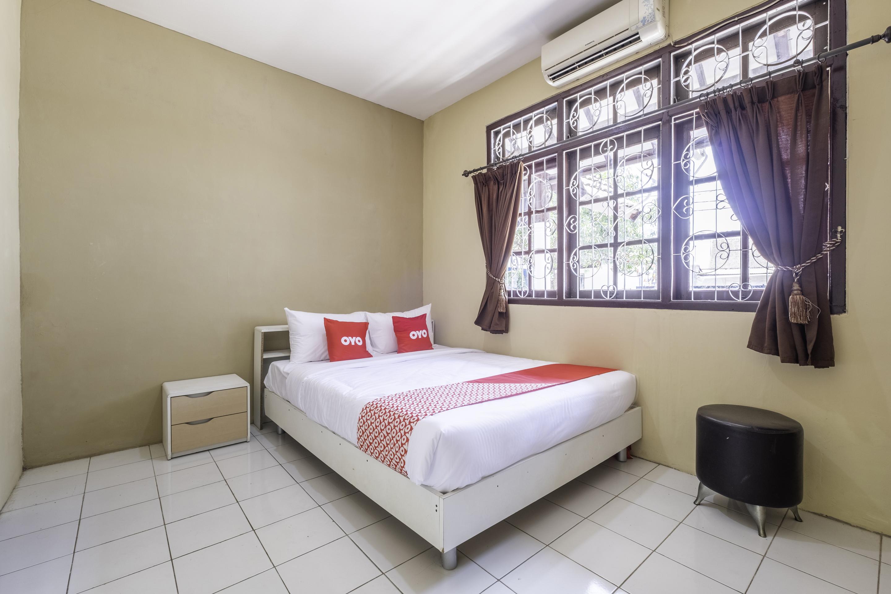 Super Oyo 1568 Stasiun Ka Cirebon Guest House Dış mekan fotoğraf