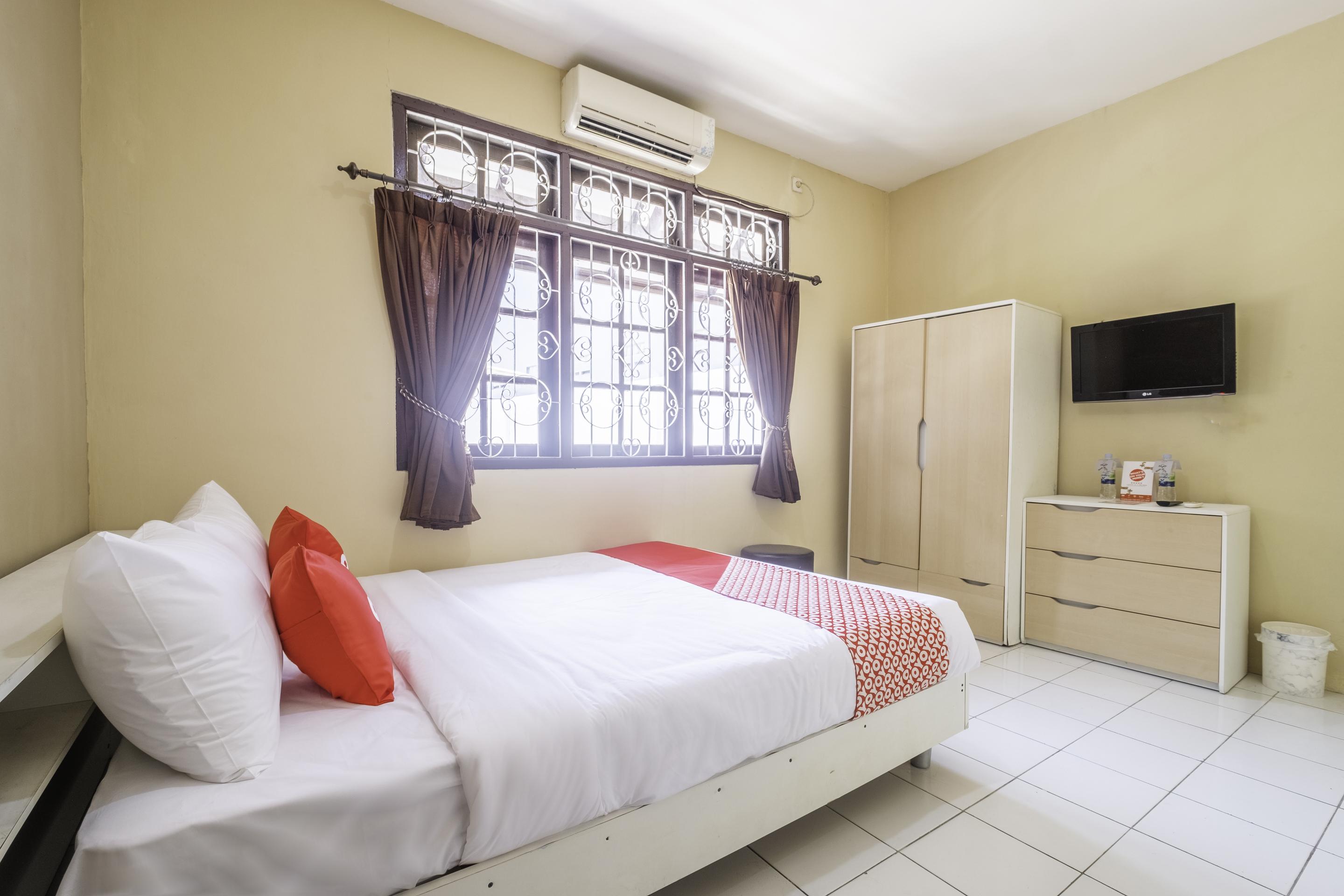 Super Oyo 1568 Stasiun Ka Cirebon Guest House Dış mekan fotoğraf