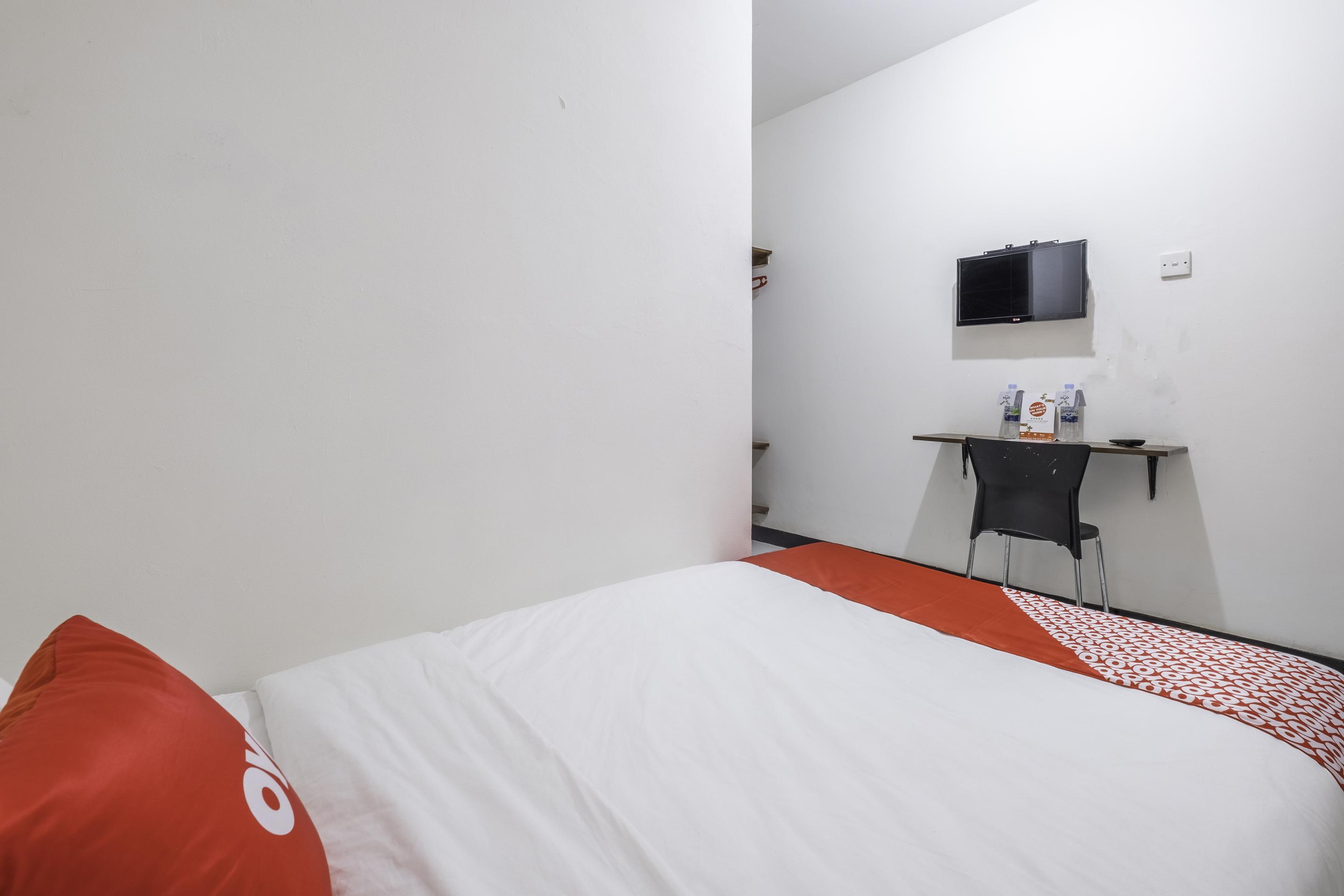 Super Oyo 1568 Stasiun Ka Cirebon Guest House Dış mekan fotoğraf