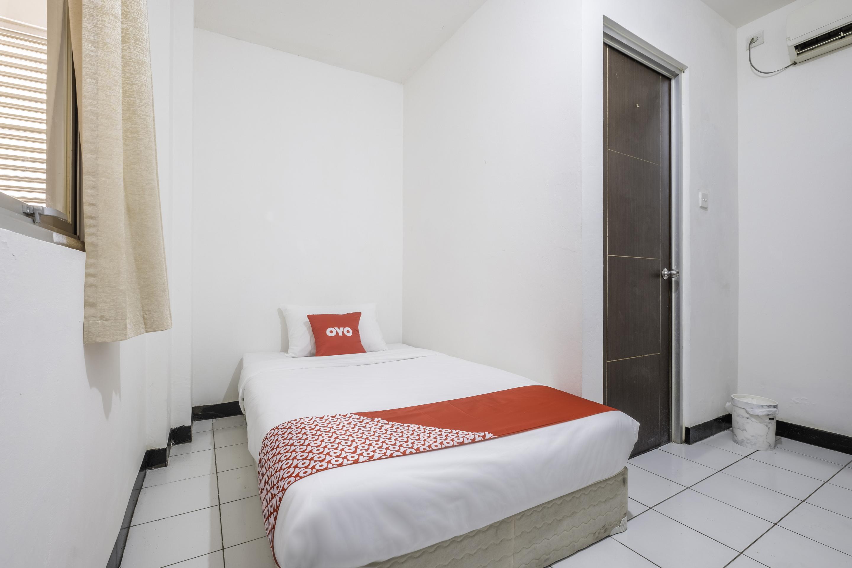 Super Oyo 1568 Stasiun Ka Cirebon Guest House Dış mekan fotoğraf