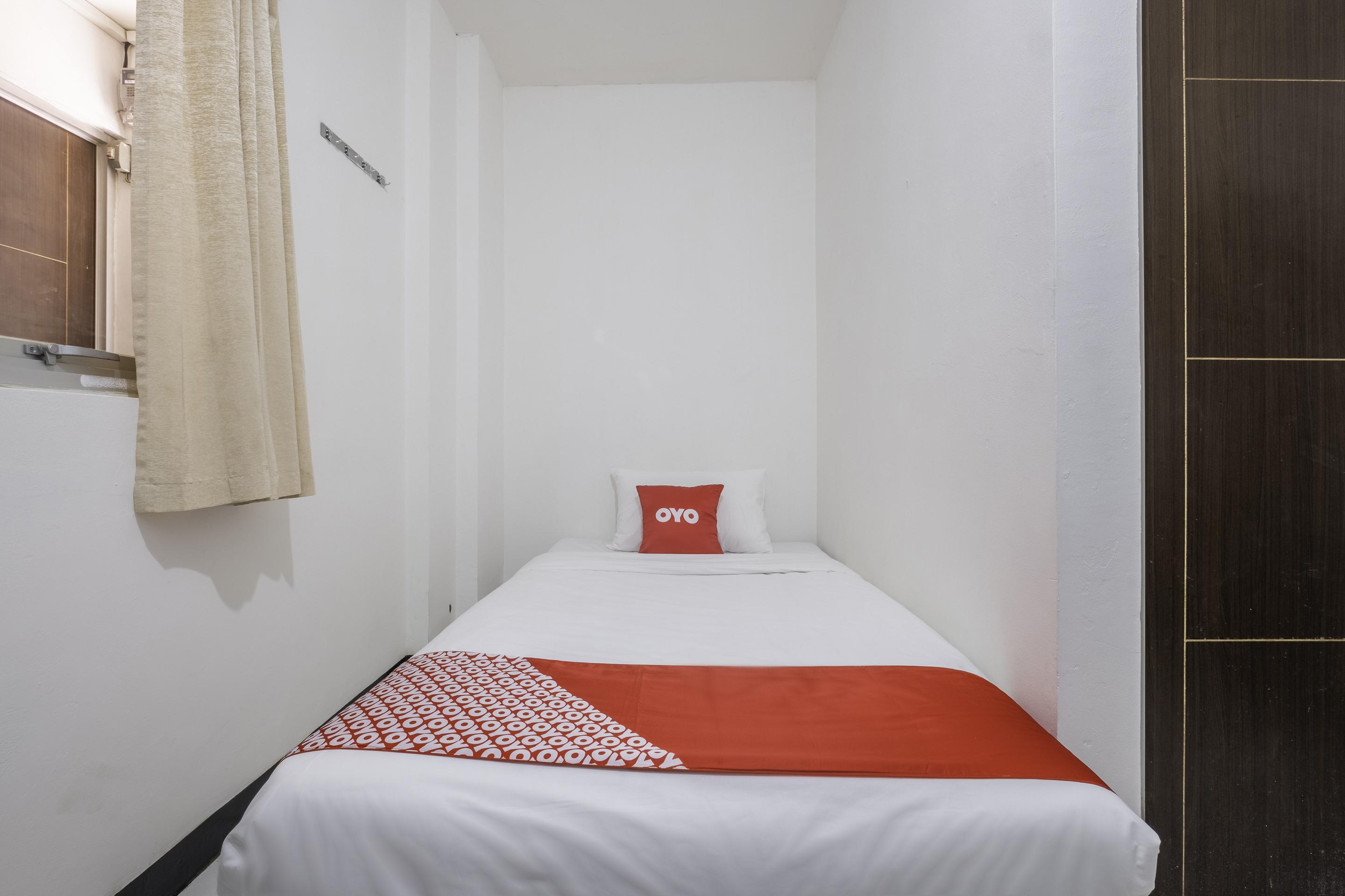 Super Oyo 1568 Stasiun Ka Cirebon Guest House Dış mekan fotoğraf