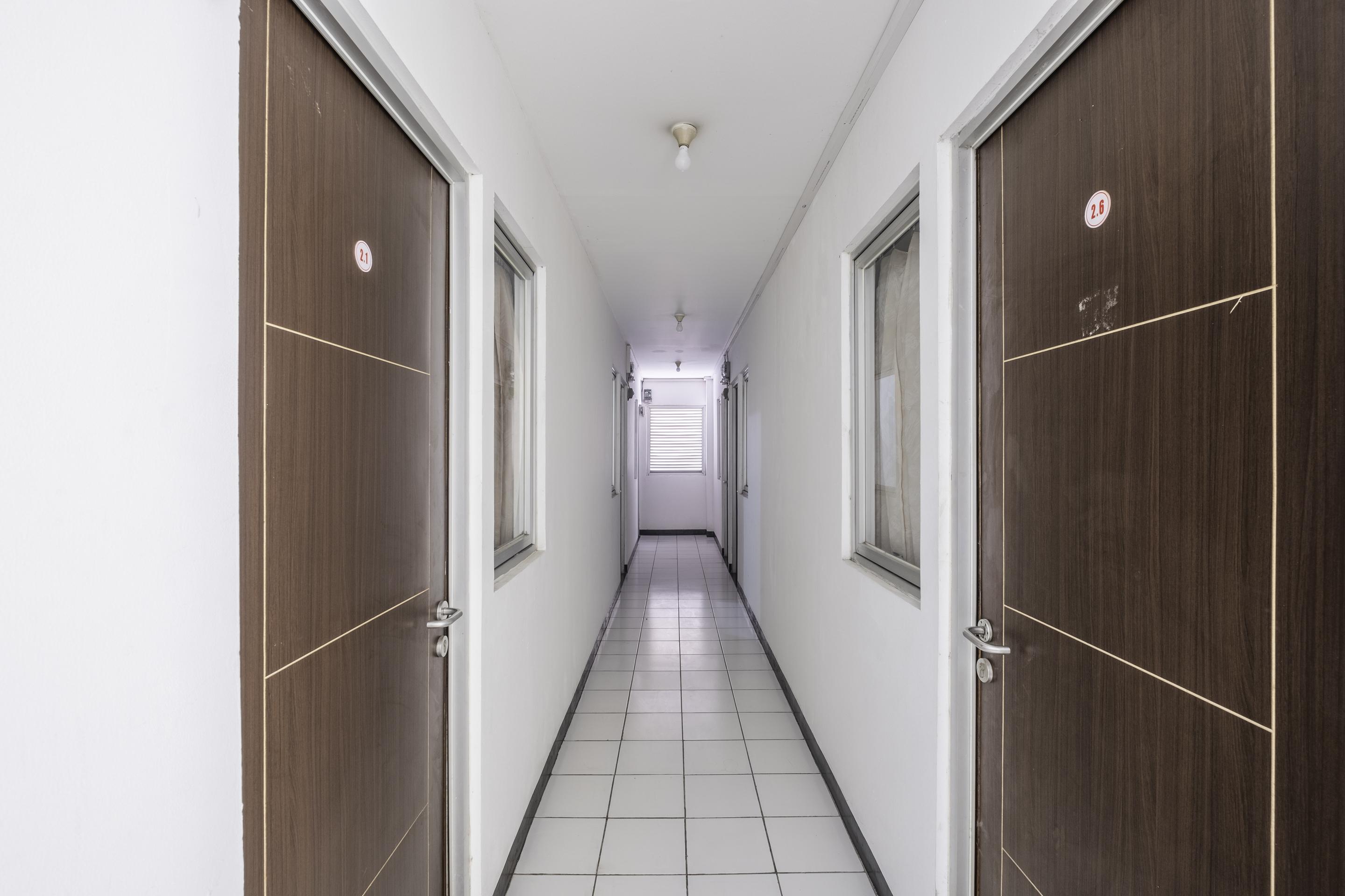 Super Oyo 1568 Stasiun Ka Cirebon Guest House Dış mekan fotoğraf
