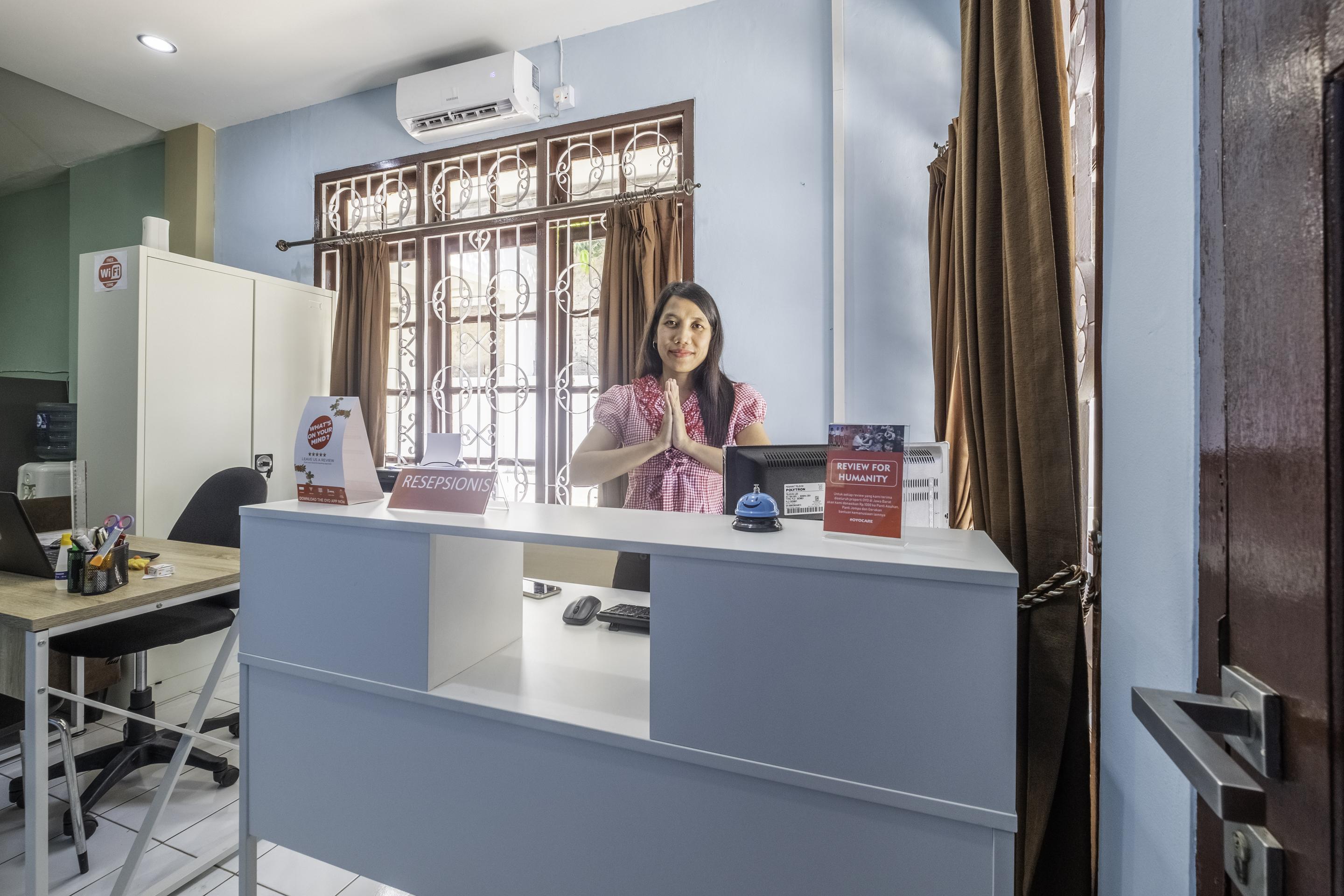 Super Oyo 1568 Stasiun Ka Cirebon Guest House Dış mekan fotoğraf