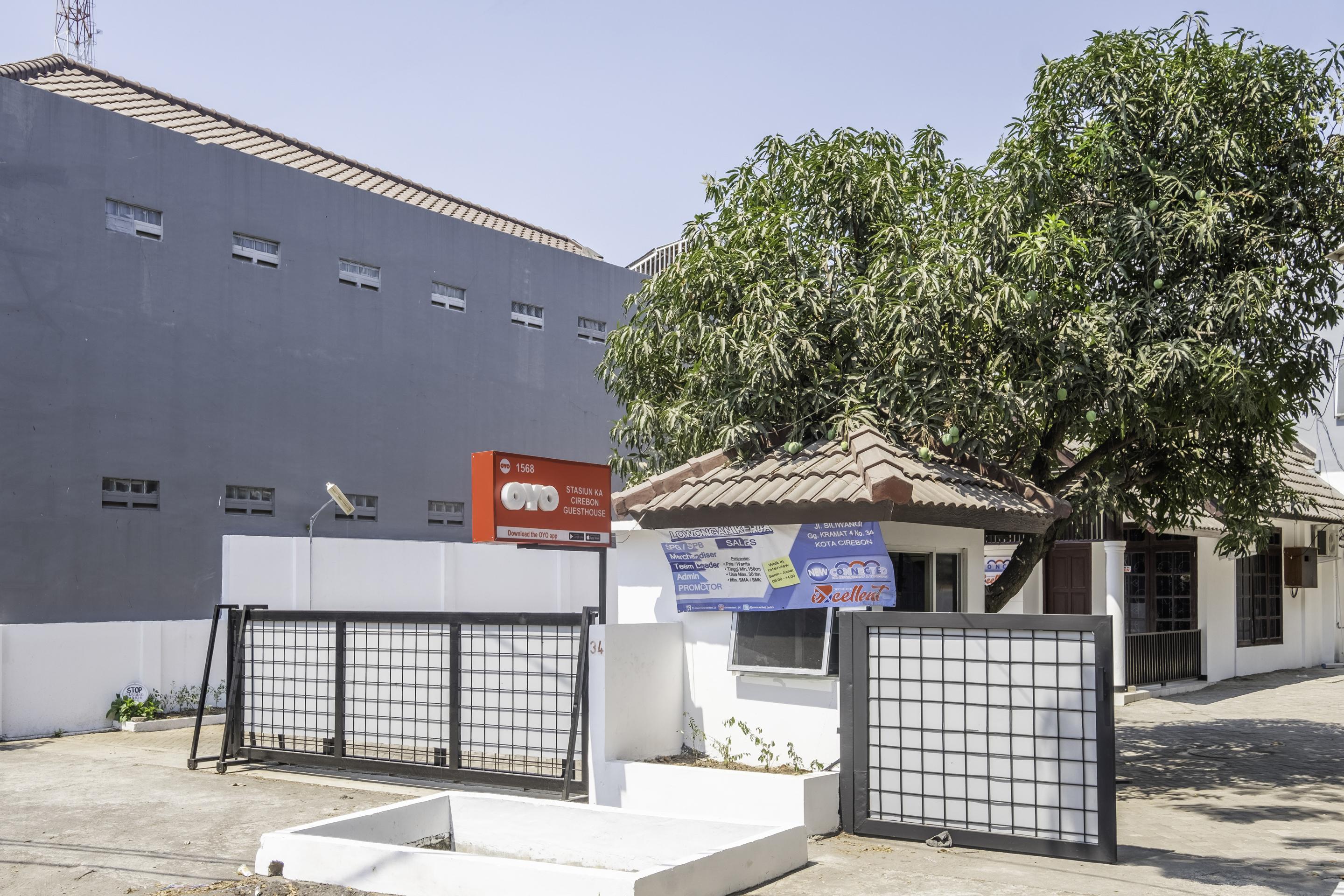 Super Oyo 1568 Stasiun Ka Cirebon Guest House Dış mekan fotoğraf