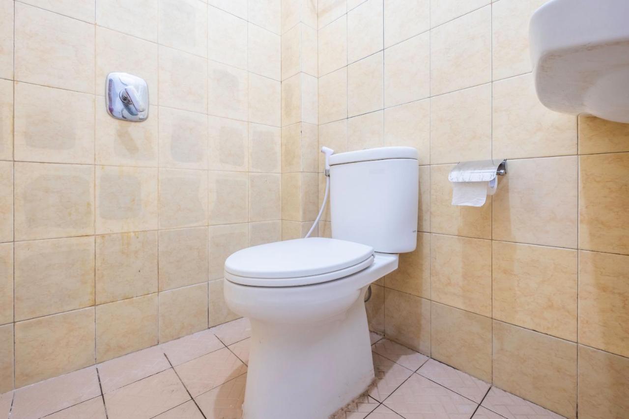 Super Oyo 1568 Stasiun Ka Cirebon Guest House Dış mekan fotoğraf